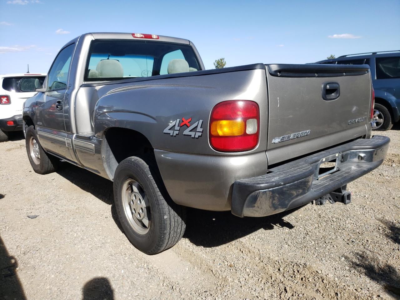 Photo 3 from auction – 2000 CHEVROLET SILVERADO with VIN 1GCEK14T0YZ122651