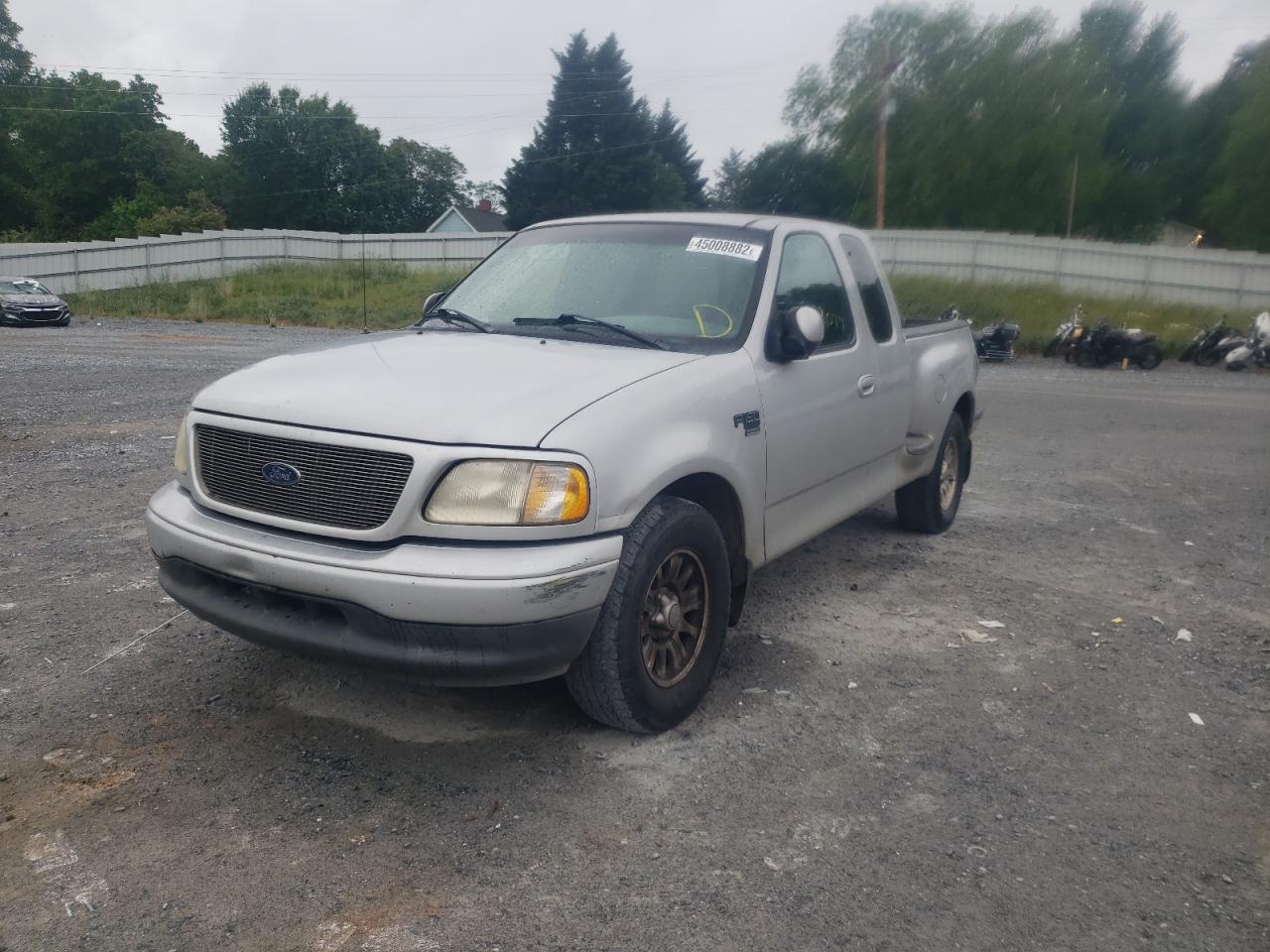 Photo 2 from auction – 2002 FORD F150 with VIN 1FTRX07LX2KD44641
