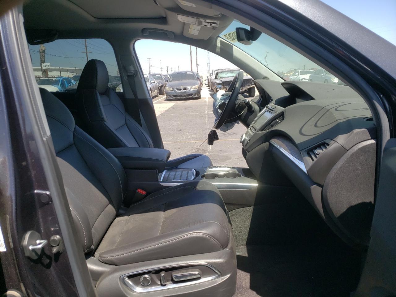 Photo 5 from auction – 2019 ACURA MDX TECHNO with VIN 5J8YD4H52KL029162