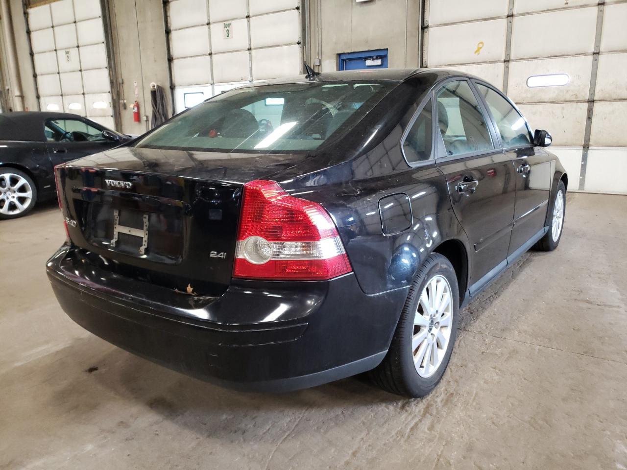 Photo 4 from auction – 2005 VOLVO S40 2.4I with VIN YV1MS382852072492
