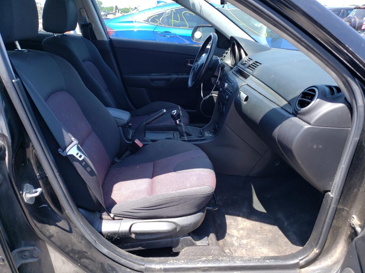 Photo 5 from auction – 2004 MAZDA 3 HATCHBAC with VIN JM1BK143541216665