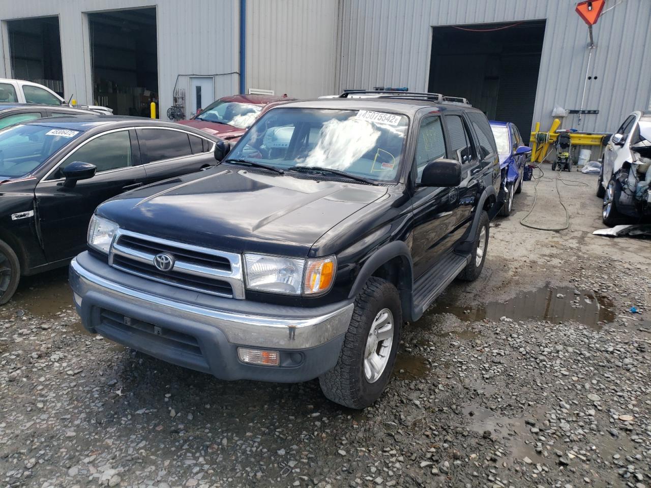 Photo 2 from auction – 2000 TOYOTA 4RUNNER SR with VIN JT3GN86R1Y0174308