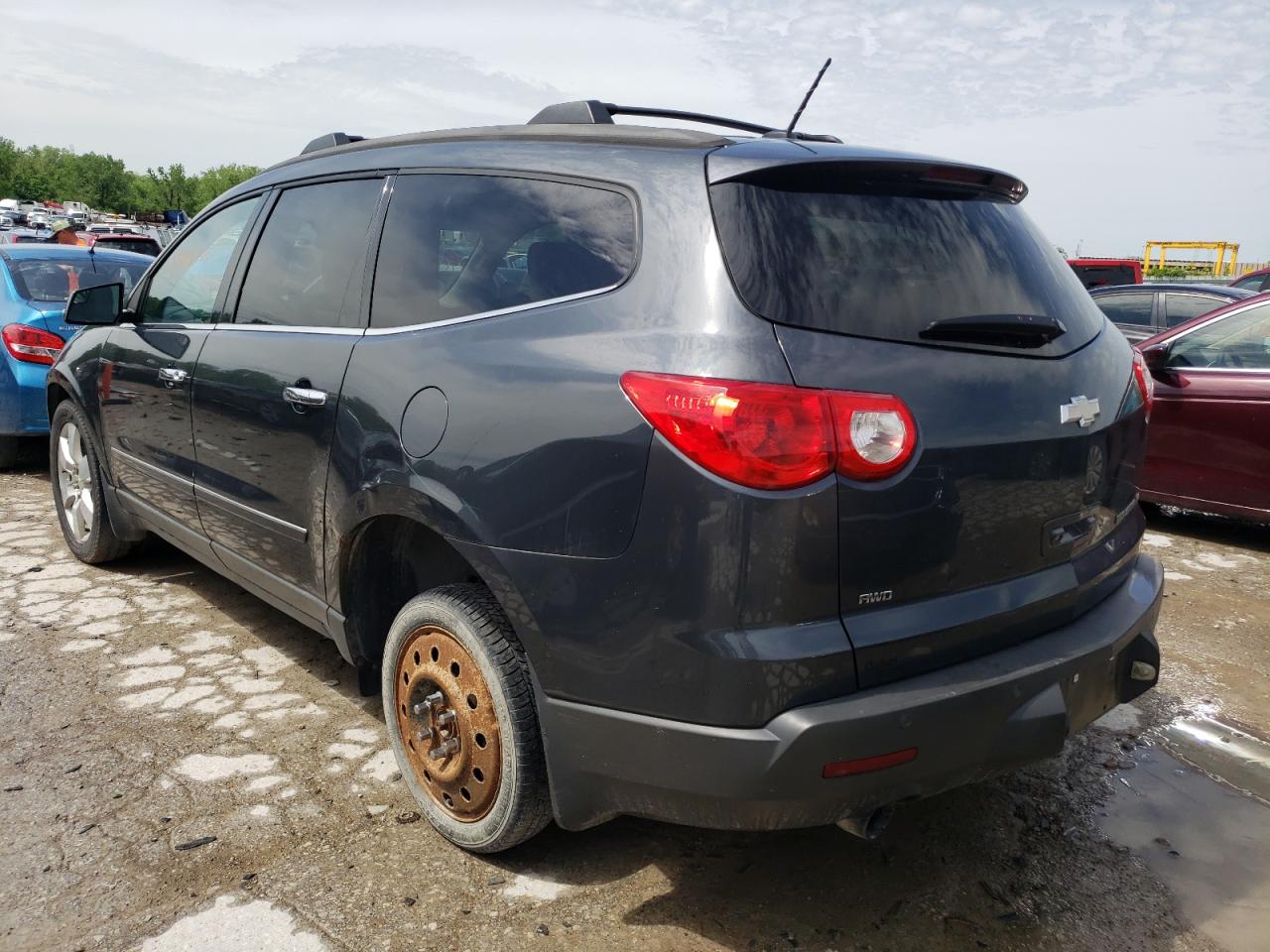 Photo 3 from auction – 2011 CHEVROLET TRAVERSE L with VIN 1GNKVLED6BJ160962