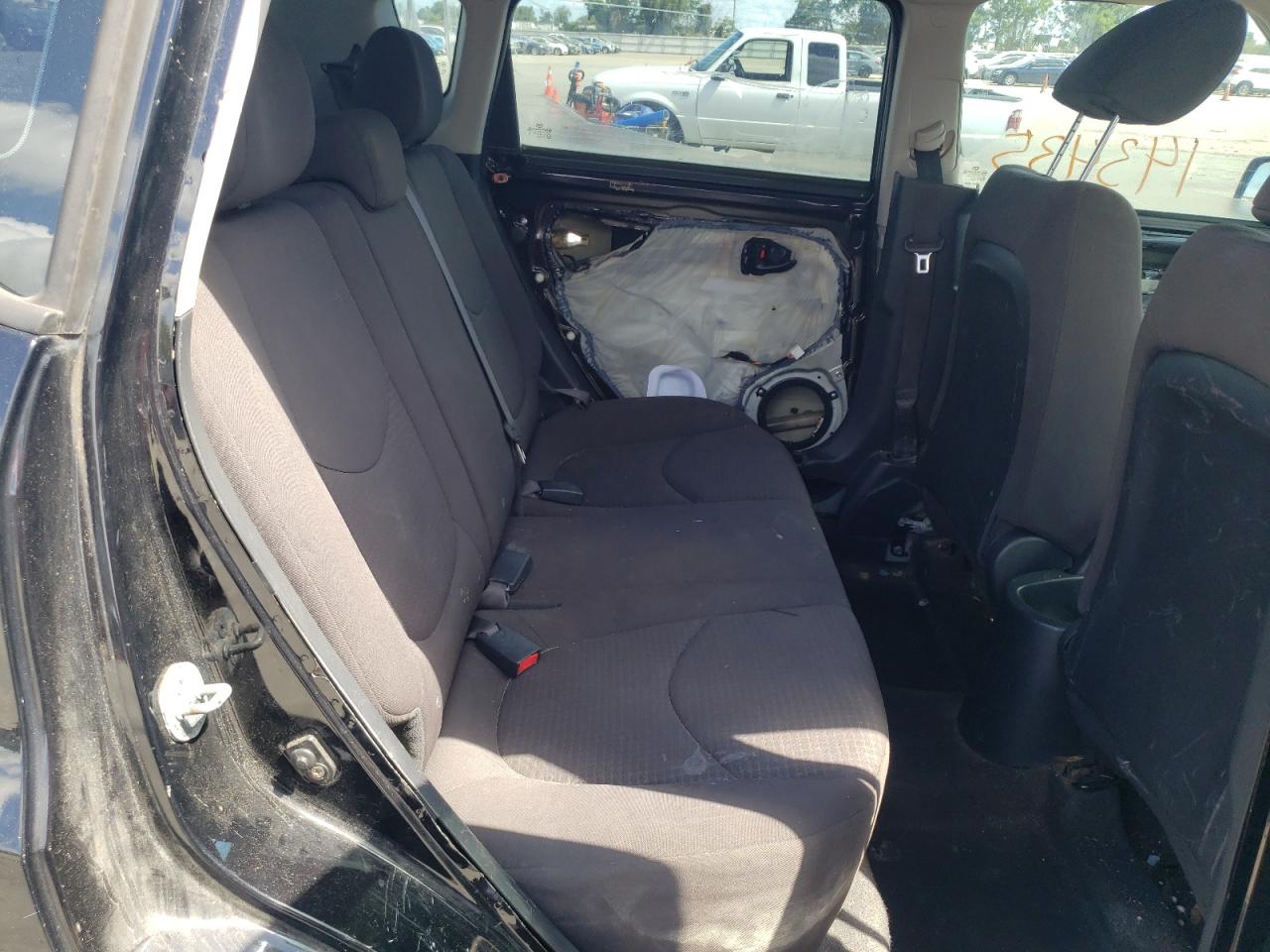 Photo 6 from auction – 2011 KIA SOUL with VIN KNDJT2A18B7230992