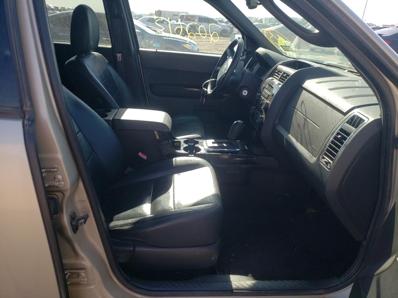 Photo 5 from auction – 2011 FORD ESCAPE LIM with VIN 1FMCU0EG1BKB53643