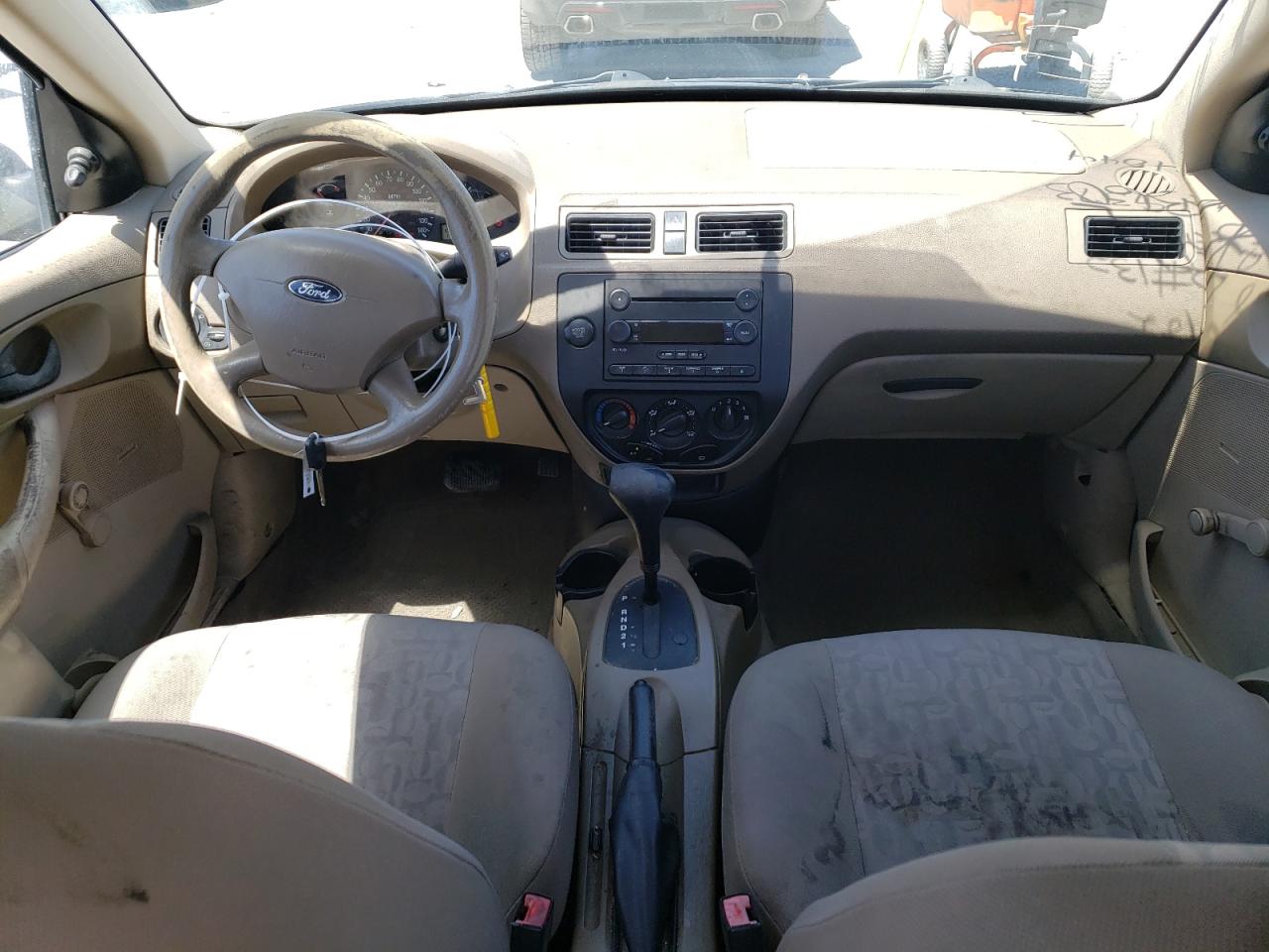 Photo 9 from auction – 2005 FORD FOCUS ZX4 with VIN 1FAFP34N65W276206