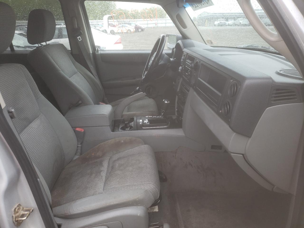 Photo 5 from auction – 2006 JEEP COMMANDER with VIN 1J8HG48N06C229154