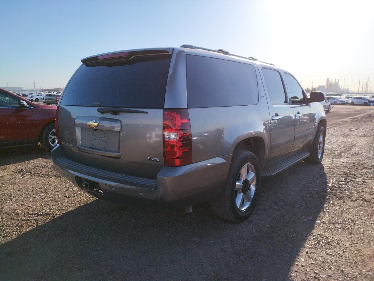 Photo 4 from auction – 2007 CHEVROLET SUBURBAN K with VIN 1GNFK16367R364657