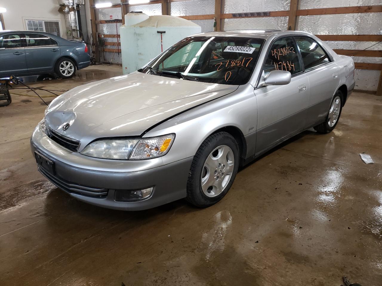 Фото 2 с аукциона – 2000 LEXUS ES 300 с VIN JT8BF28G2Y0278817