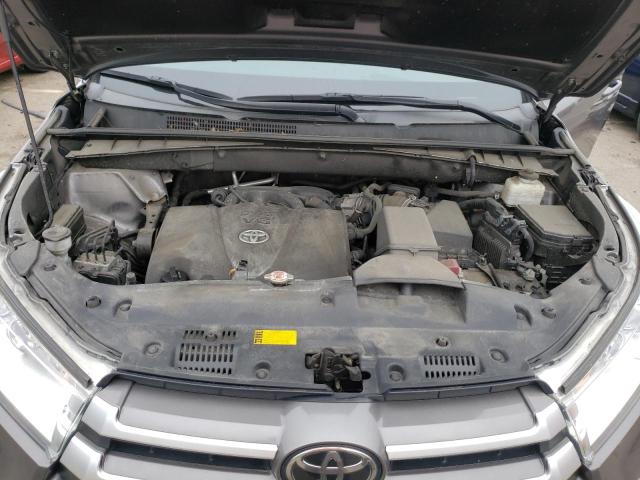 Photo 7 from auction – 2018 TOYOTA HIGHLANDER with VIN 5TDJZRFH8JS493565