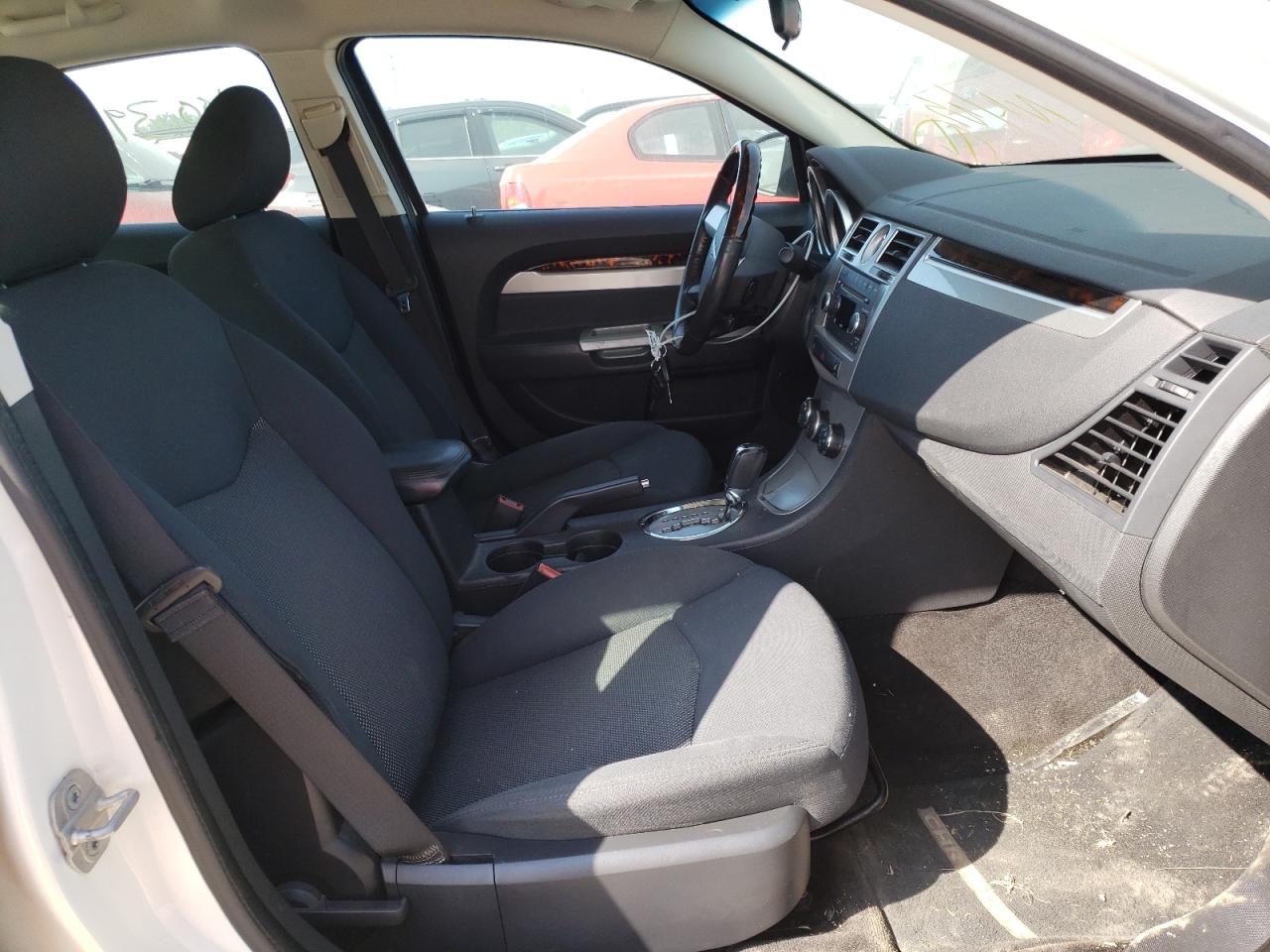 Photo 5 from auction – 2009 CHRYSLER SEBRING TO with VIN 1C3LC56B99N563045