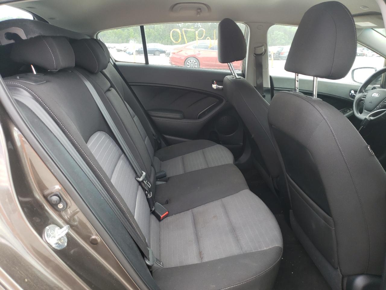 Photo 6 from auction – 2015 KIA FORTE EX with VIN KNAFX5A88F5293596