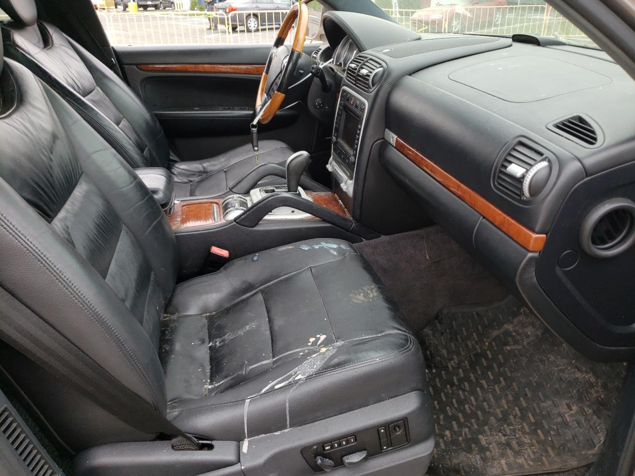 Photo 5 from auction – 2004 PORSCHE CAYENNE TU with VIN WP1AC29P84LA92937