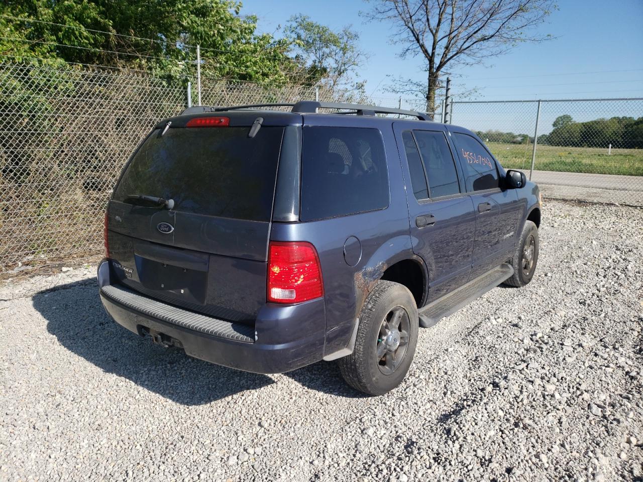 Photo 4 from auction – 2004 FORD EXPLORER X with VIN 1FMZU73K94UB29236