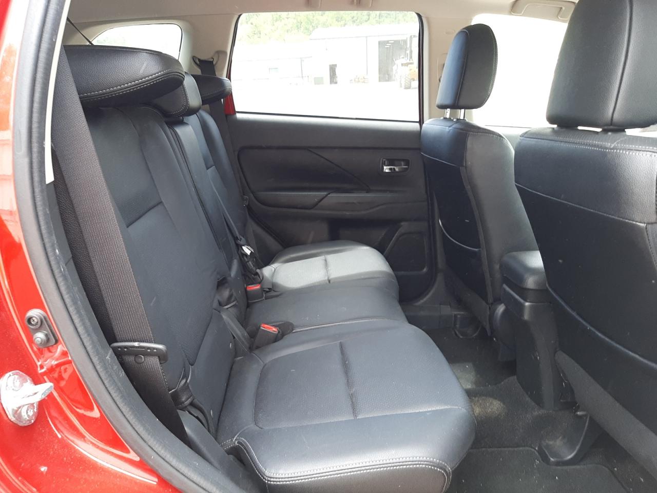 Photo 6 from auction – 2018 MITSUBISHI OUTLANDER with VIN JA4AZ3A32JZ071390