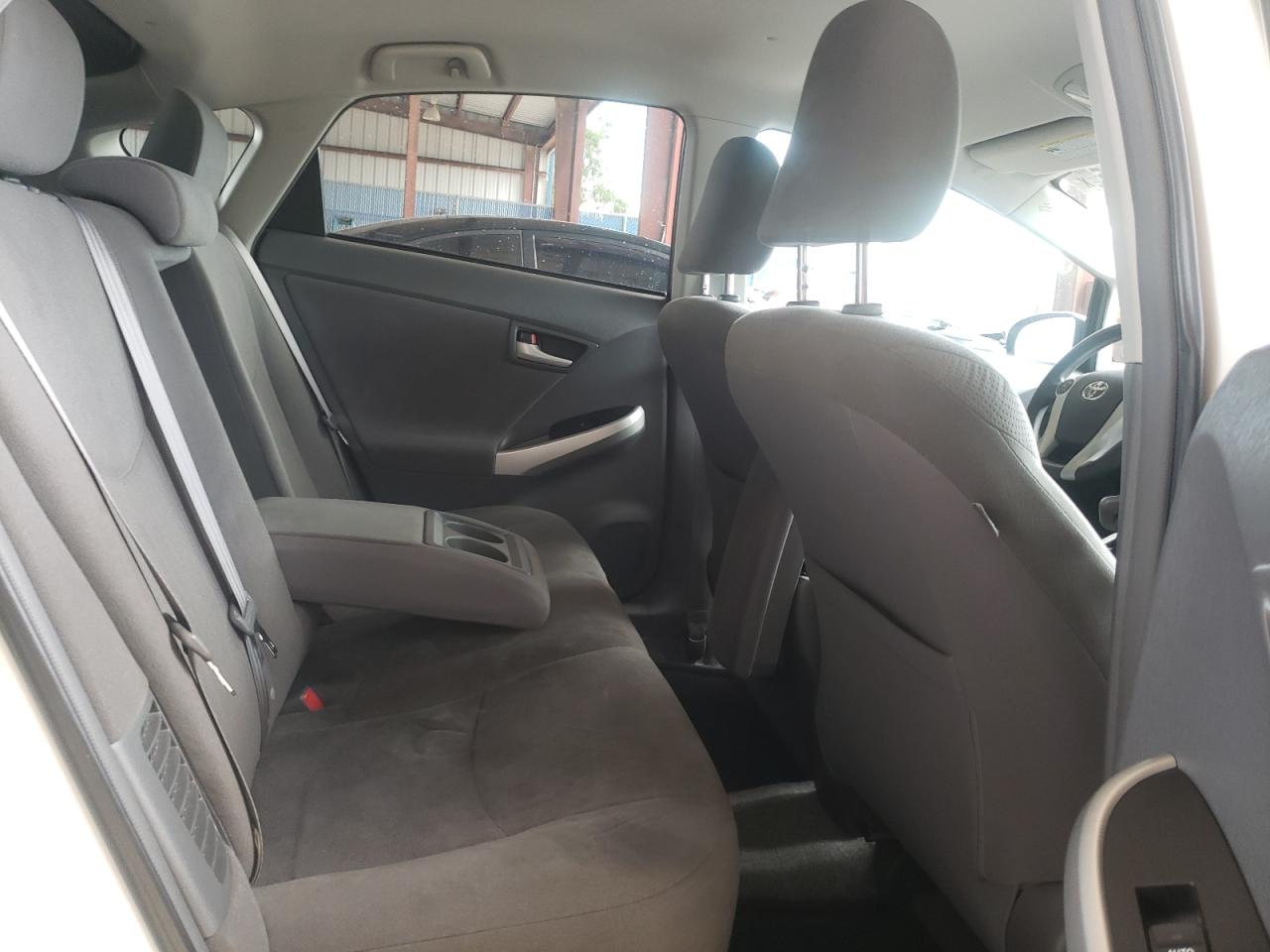 Photo 6 from auction – 2011 TOYOTA PRIUS with VIN JTDKN3DU5B0284382