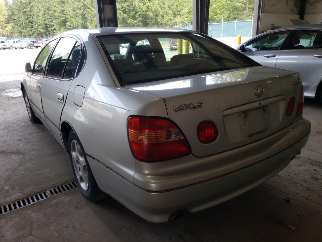 Photo 3 from auction – 2000 LEXUS GS 300 with VIN JT8BD68S4Y0096800
