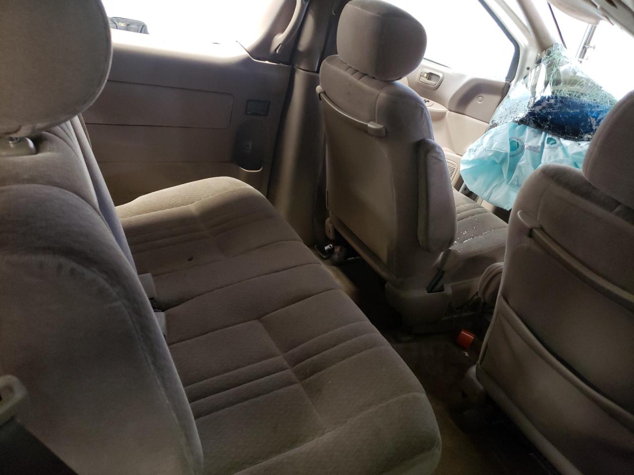 Photo 6 from auction – 2002 TOYOTA SIENNA CE with VIN 4T3ZF19C02U457429