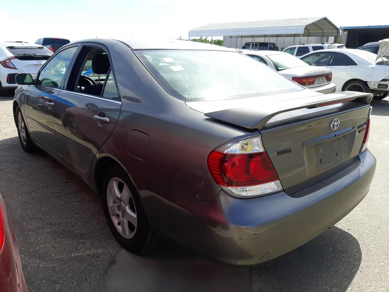 Photo 3 from auction – 2005 TOYOTA CAMRY LE with VIN 4T1BE30K35U589232