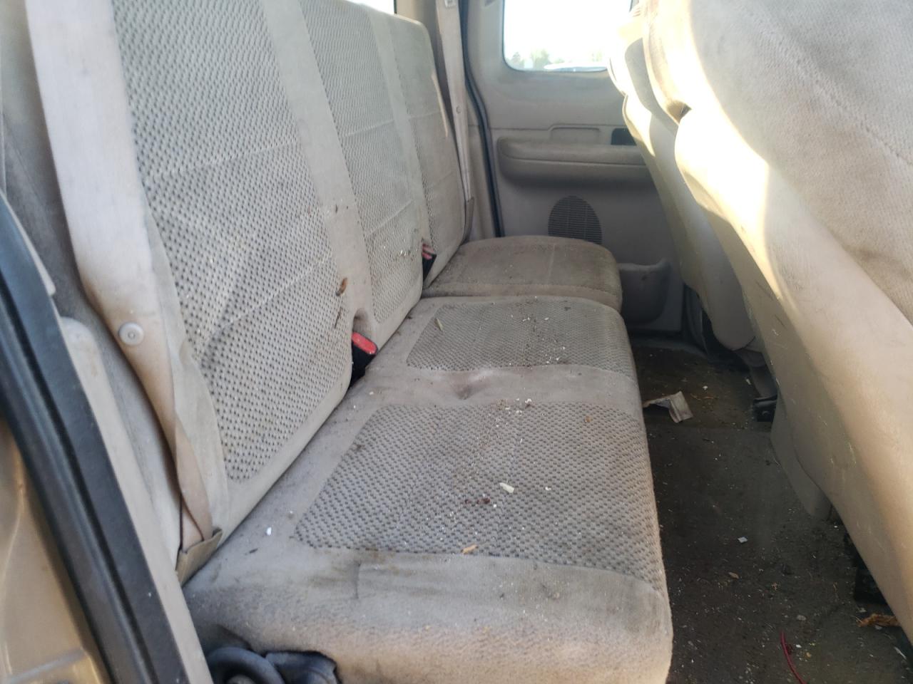 Photo 6 from auction – 2002 FORD F150 with VIN 1FTRX17202NA19055