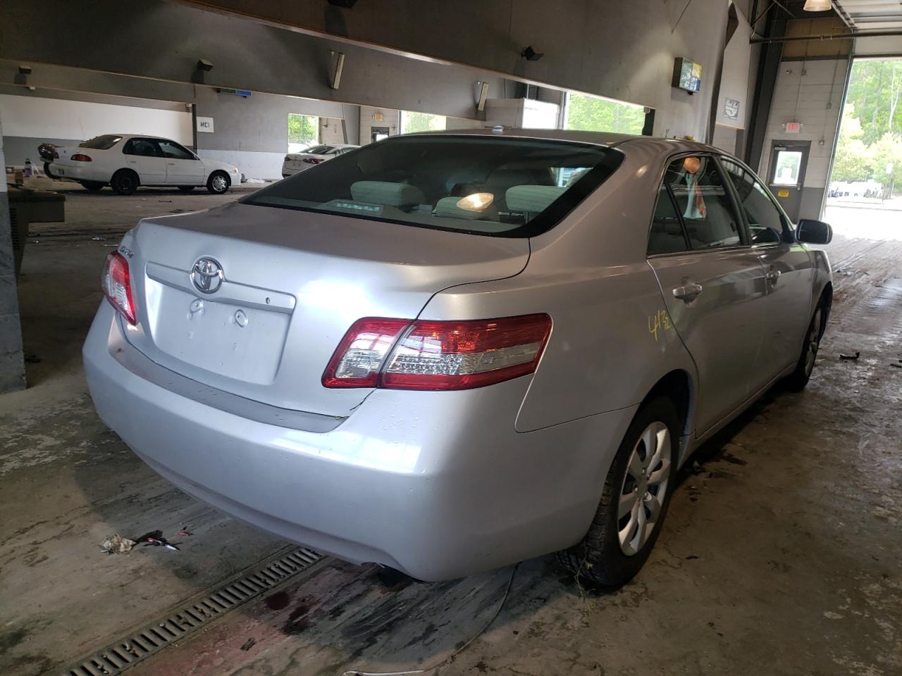 Photo 4 from auction – 2011 TOYOTA CAMRY BASE with VIN 4T1BF3EK8BU605751