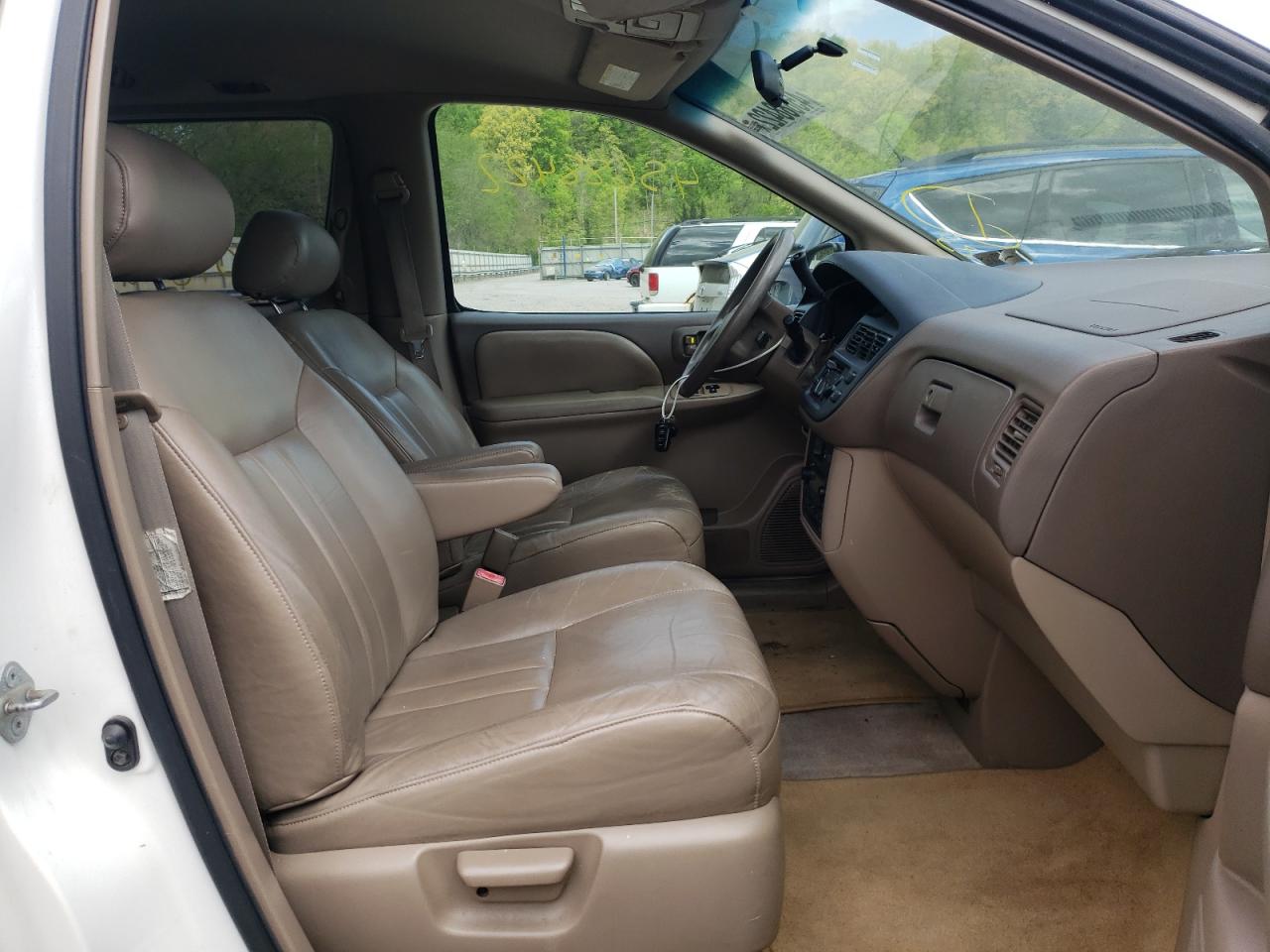 Photo 5 from auction – 2000 TOYOTA SIENNA LE with VIN 4T3ZF13C8YU301530