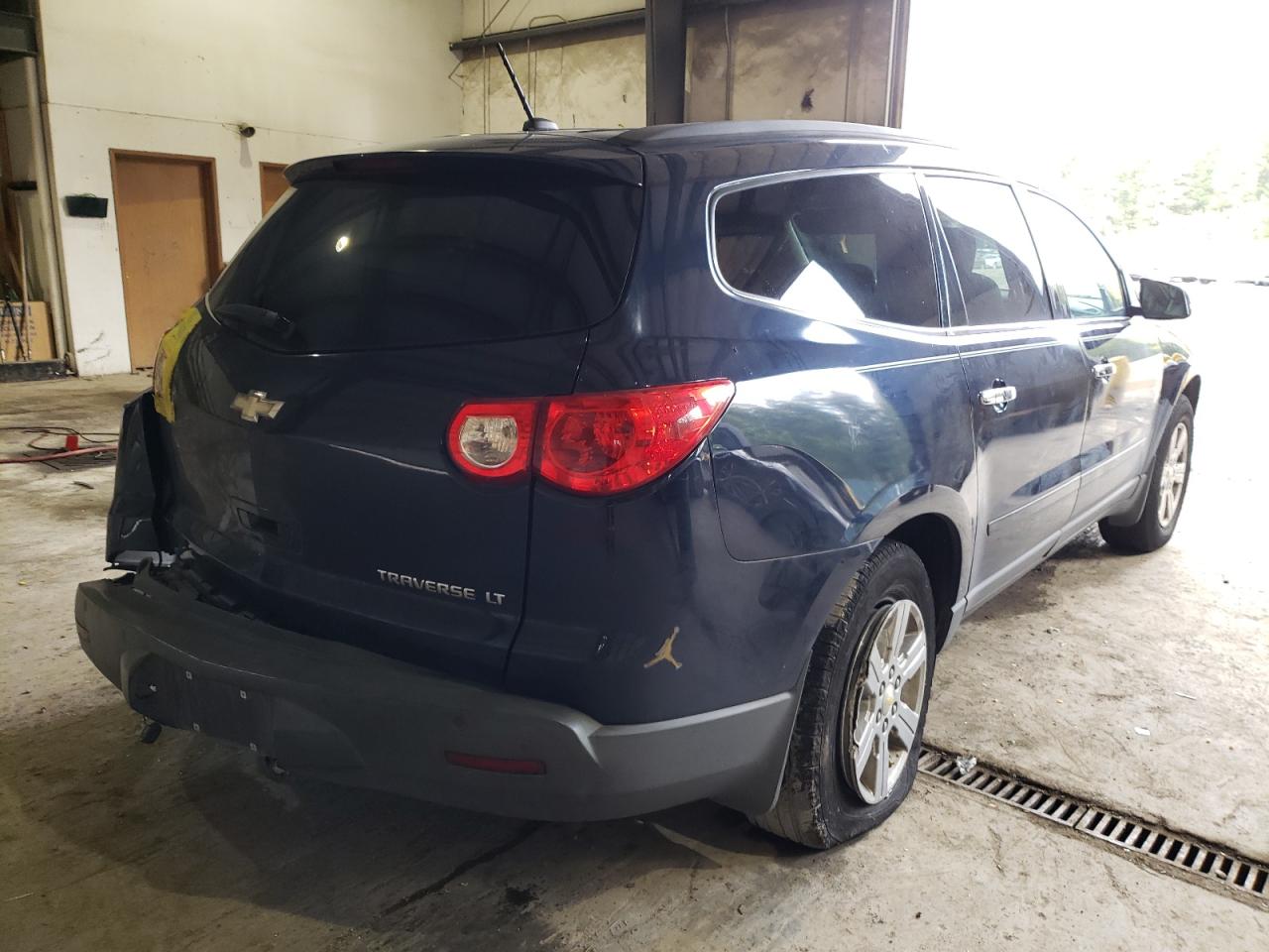 Photo 4 from auction – 2011 CHEVROLET TRAVERSE L with VIN 1GNKRGED2BJ342122