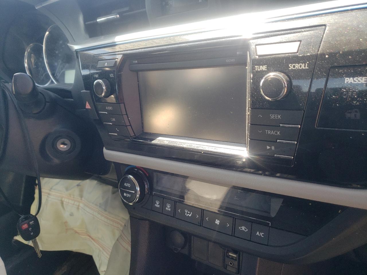Photo 9 from auction – 2015 TOYOTA COROLLA L with VIN 5YFBURHEXFP303089