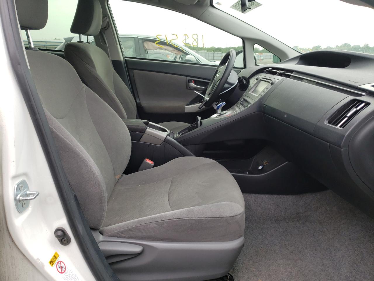 Photo 5 from auction – 2015 TOYOTA PRIUS with VIN JTDKN3DU9F1992604