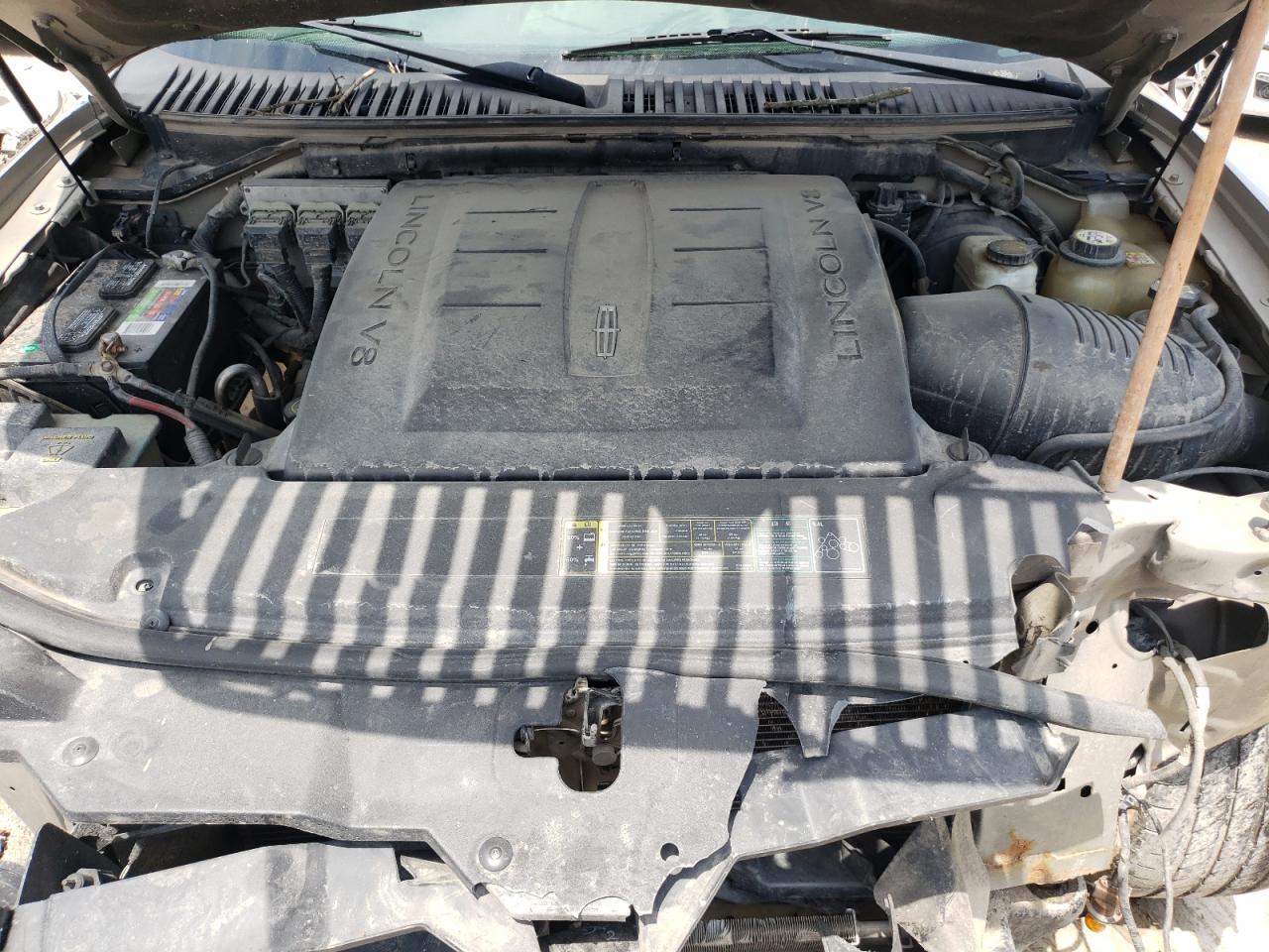 Photo 7 from auction – 2005 LINCOLN NAVIGATOR with VIN 5LMFU28565LJ22340