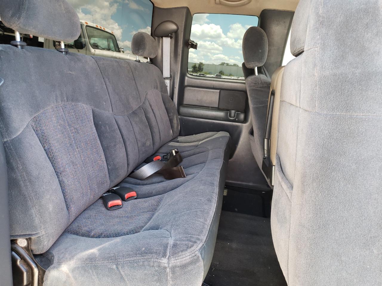 Photo 6 from auction – 2000 CHEVROLET SILVERADO with VIN 2GCEK19T1Y1276769