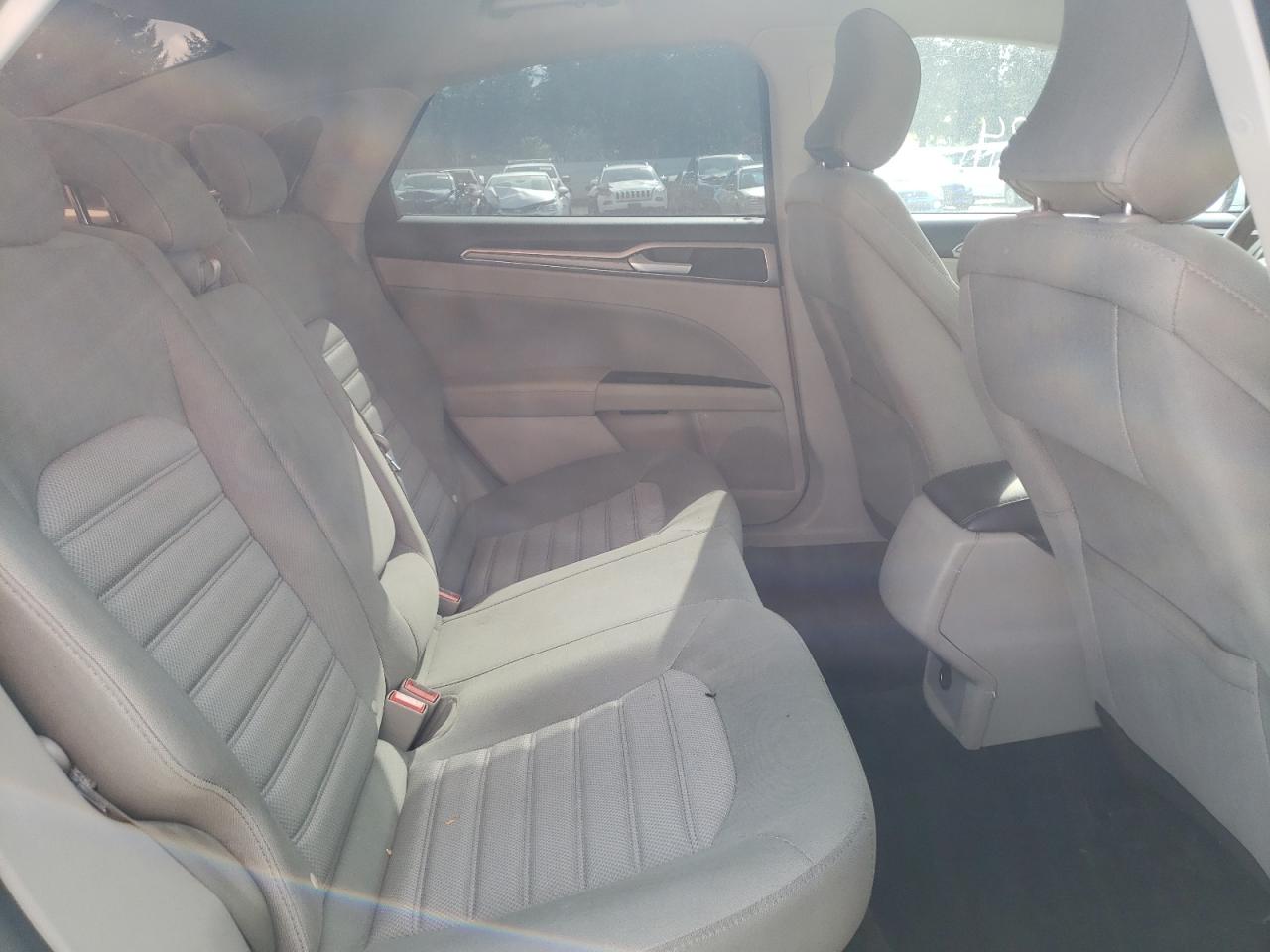 Photo 6 from auction – 2017 FORD FUSION SE with VIN 3FA6P0H75HR375326