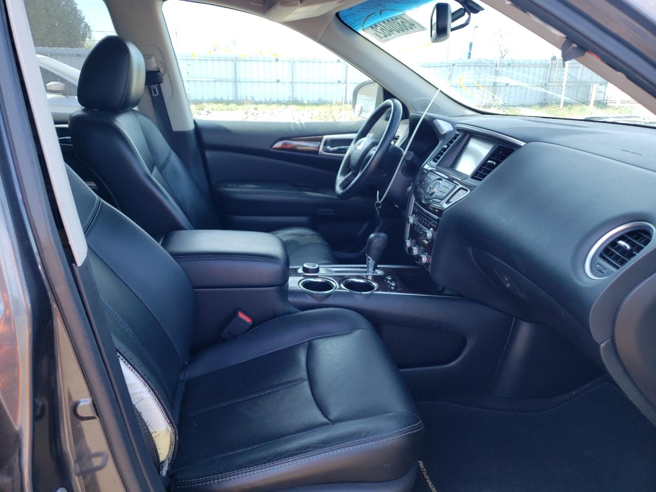 Photo 5 from auction – 2014 NISSAN PATHFINDER with VIN 5N1AR2MM3EC652129