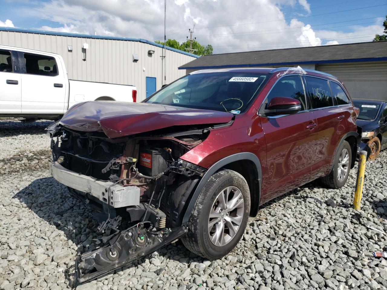 Photo 2 from auction – 2015 TOYOTA HIGHLANDER with VIN 5TDJKRFHXFS098640