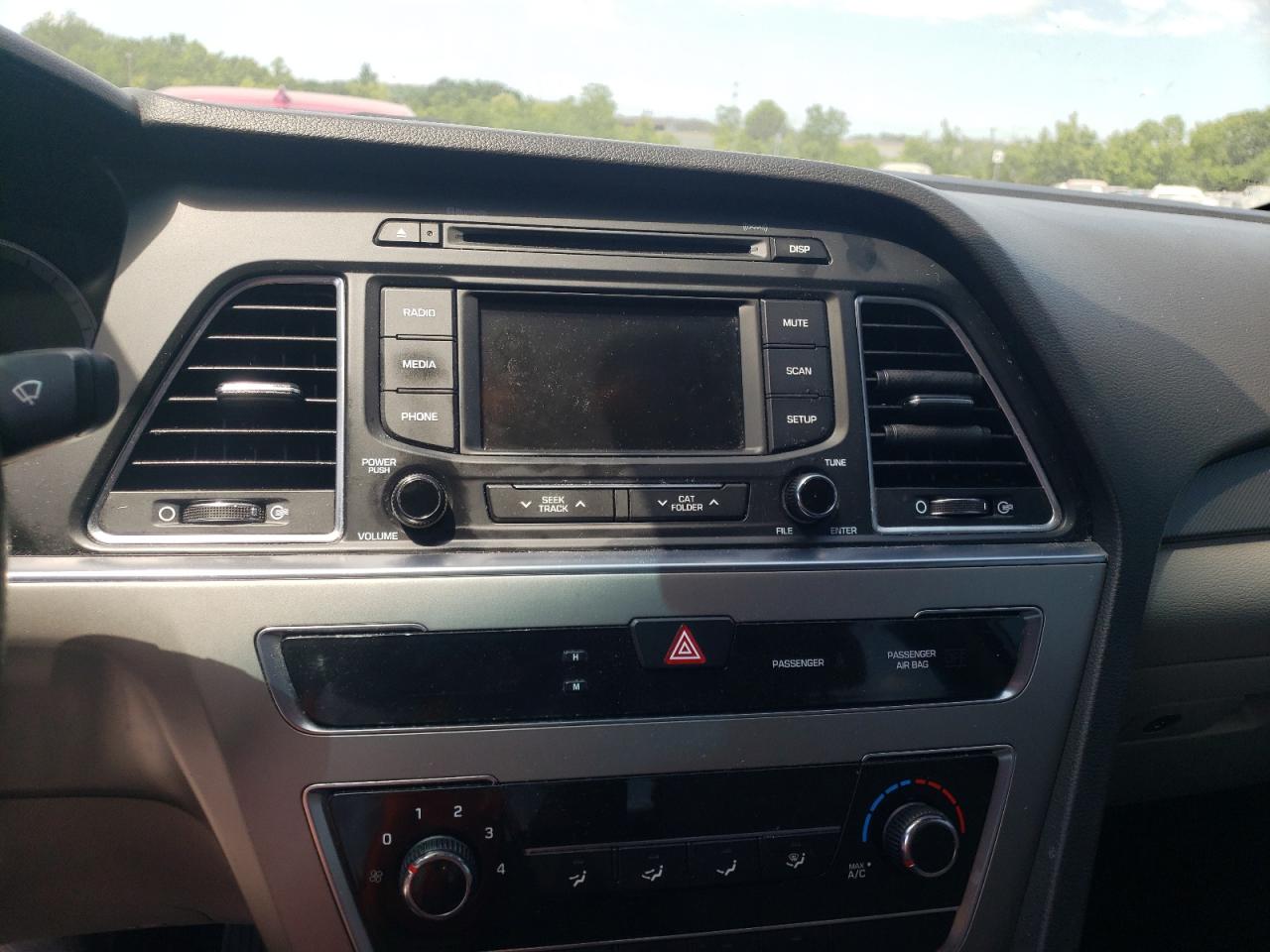Photo 9 from auction – 2015 HYUNDAI SONATA SE with VIN 5NPE24AF2FH180409