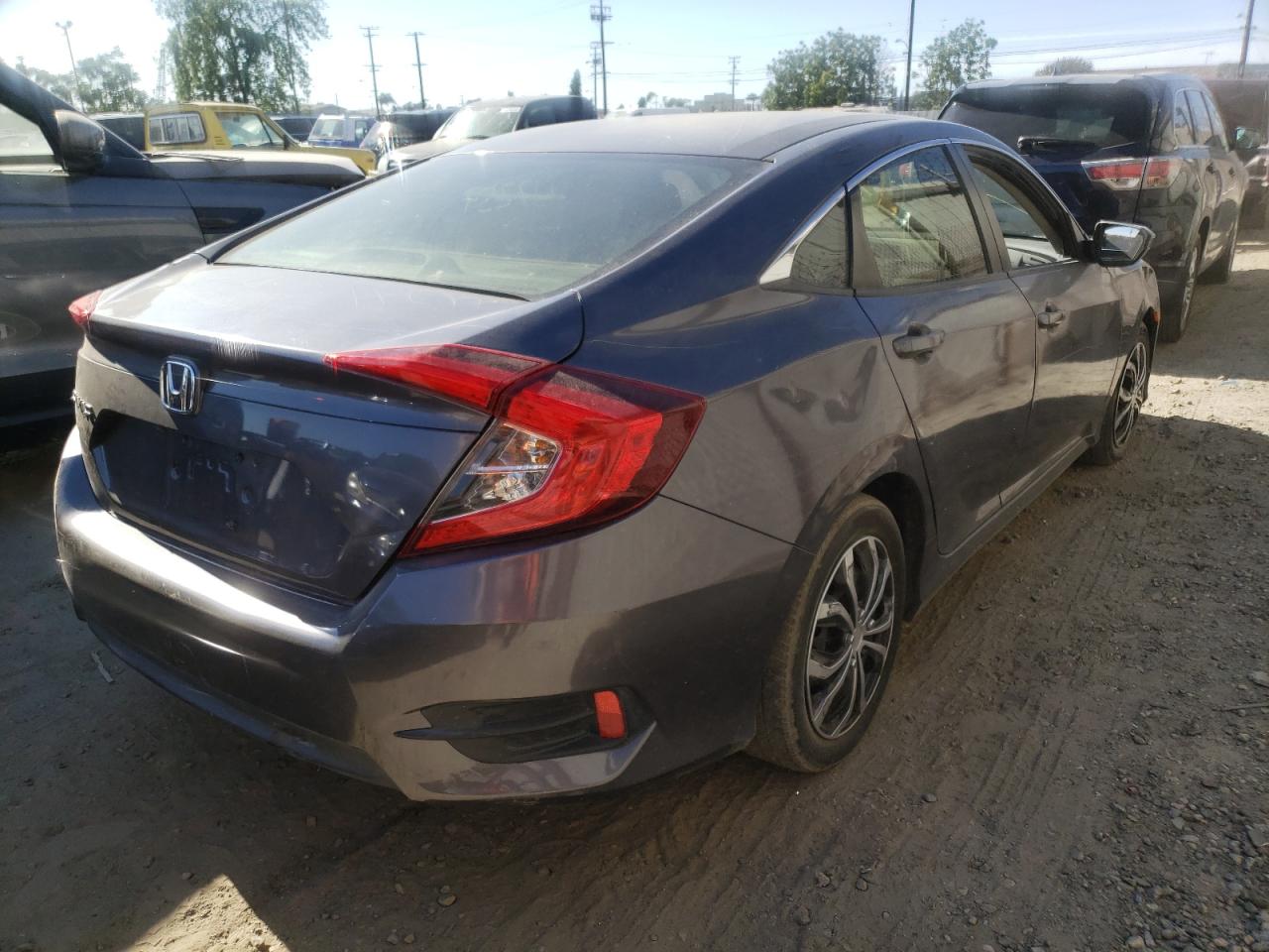 Photo 4 from auction – 2016 HONDA CIVIC LX with VIN 2HGFC2F57GH548763
