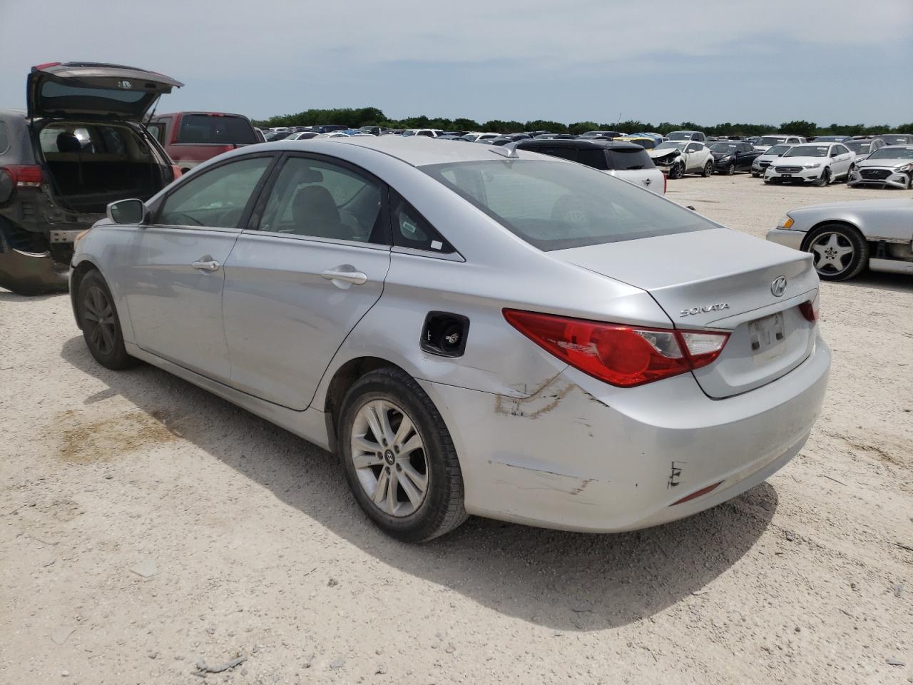 Photo 3 from auction – 2013 HYUNDAI SONATA GLS with VIN 5NPEB4AC4DH732947