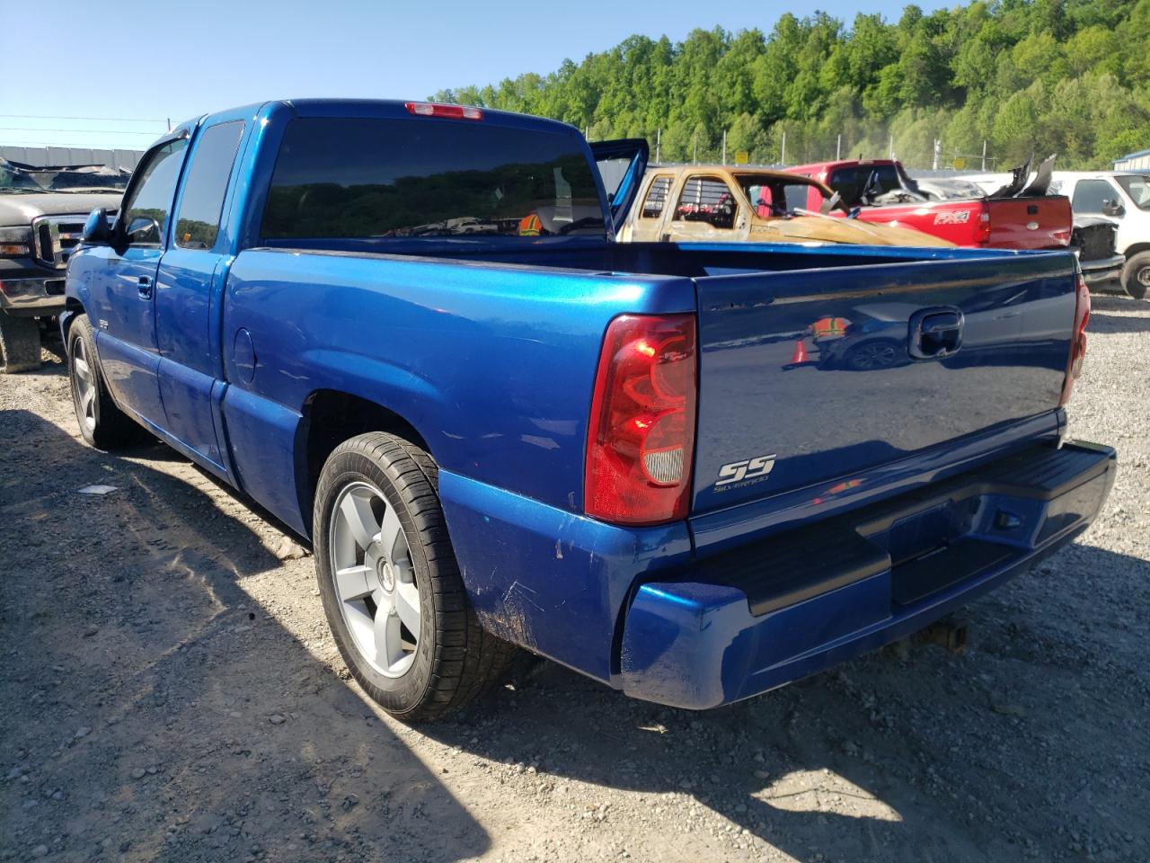 Photo 3 from auction – 2003 CHEVROLET SILVERADO with VIN 2GCEK19N331306400
