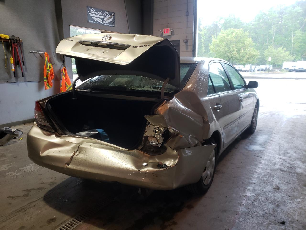 Photo 4 from auction – 2004 TOYOTA CAMRY with VIN 4T1BE32K84U932435