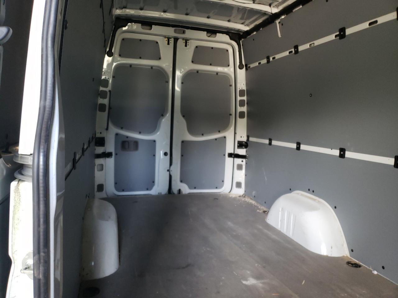Zdjęcie 9 z aukcji – 2017 MERCEDES-BENZ SPRINTER 2 z VIN WD3PE8CD2HP511140