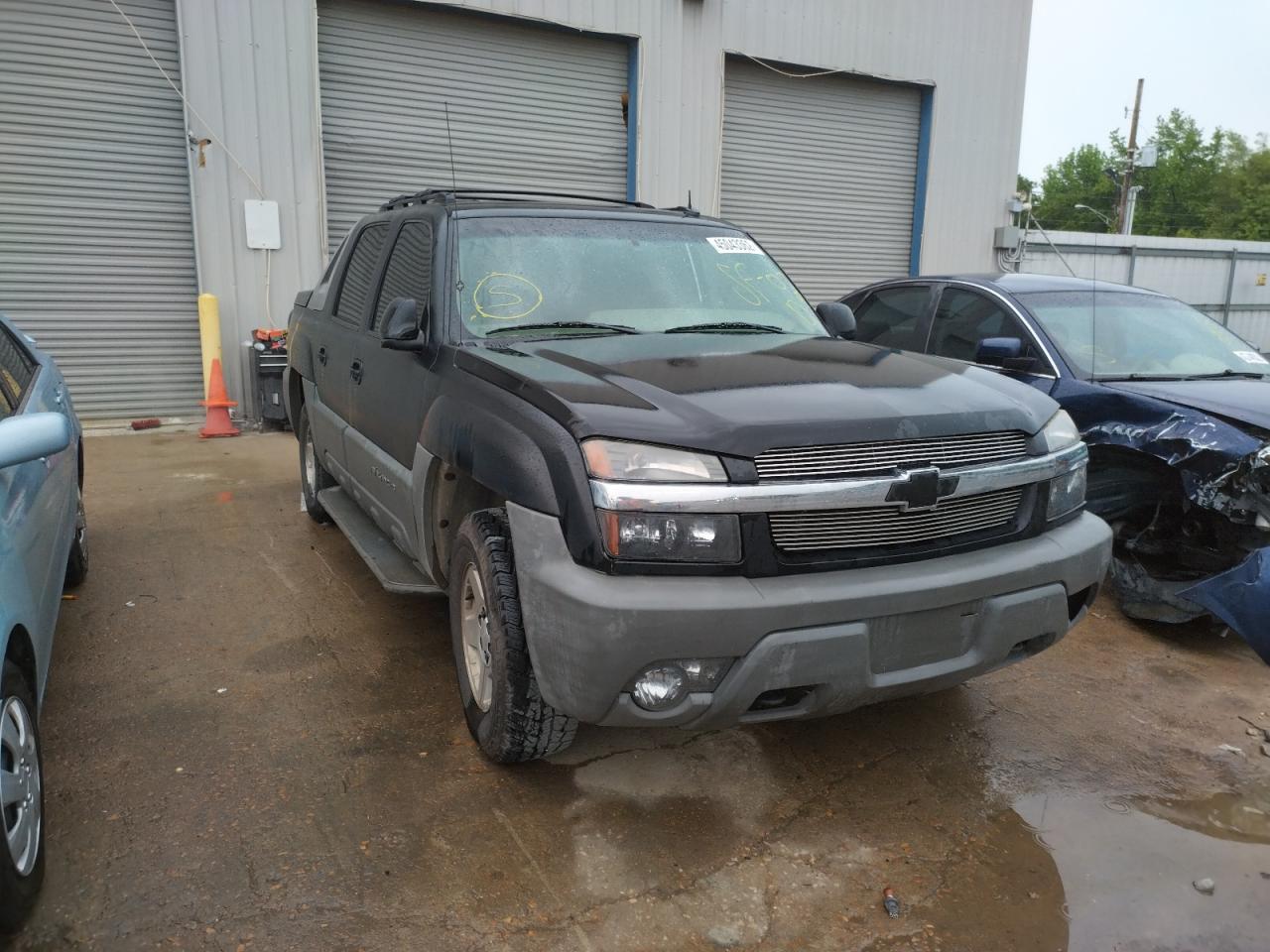 CHEVROLET AVALANCHE 2002 with VIN 3GNEC13T02G345723 - Photo from auction