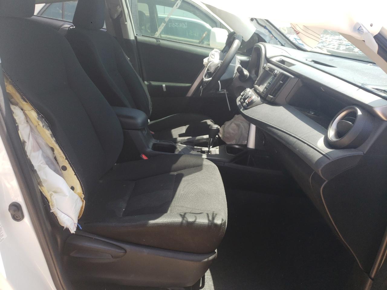 Photo 5 from auction – 2016 TOYOTA RAV4 LE with VIN 2T3ZFREV5GW239662