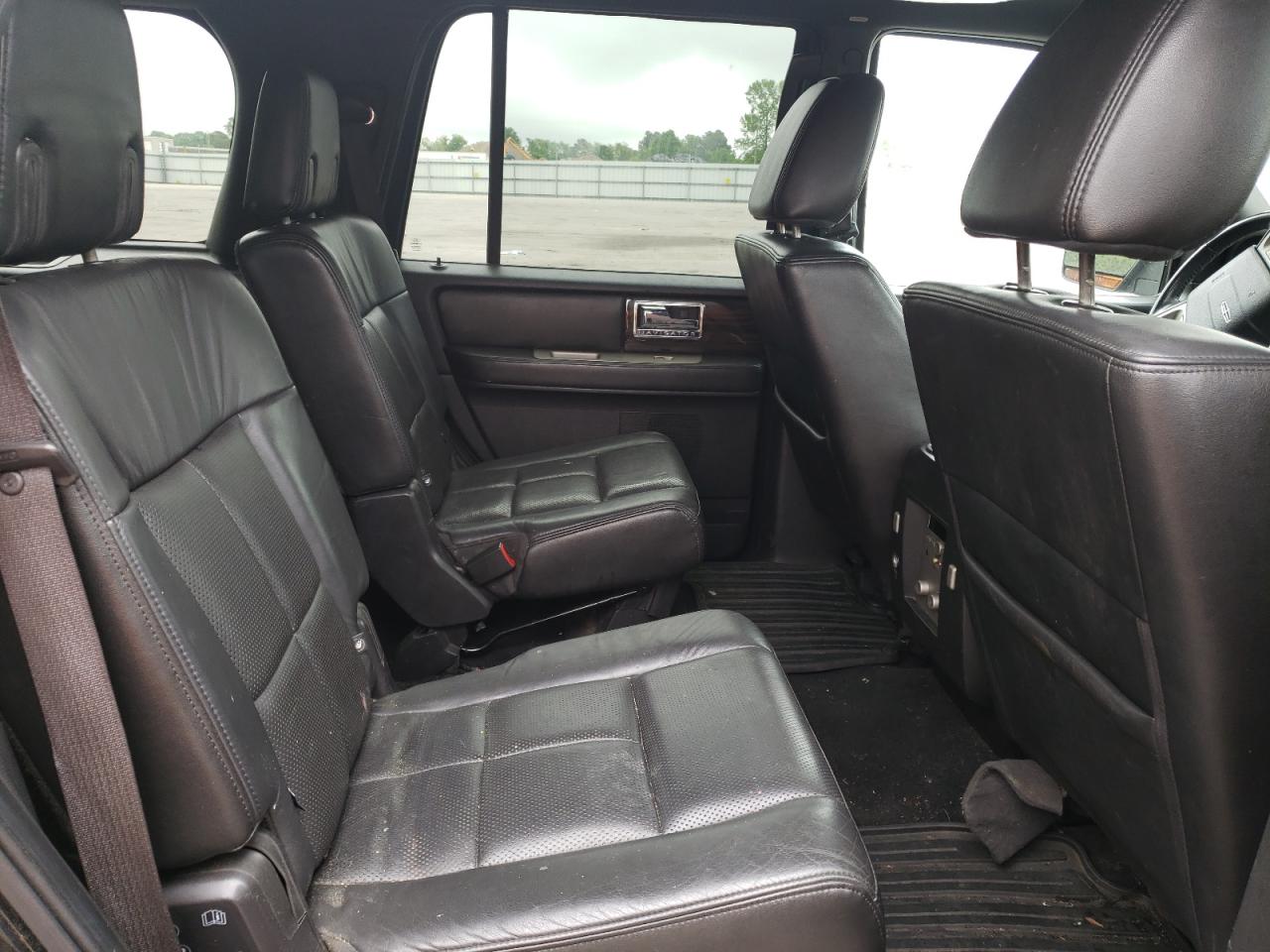 Photo 6 from auction – 2010 LINCOLN NAVIGATOR with VIN 5LMJJ2J58AEJ04532