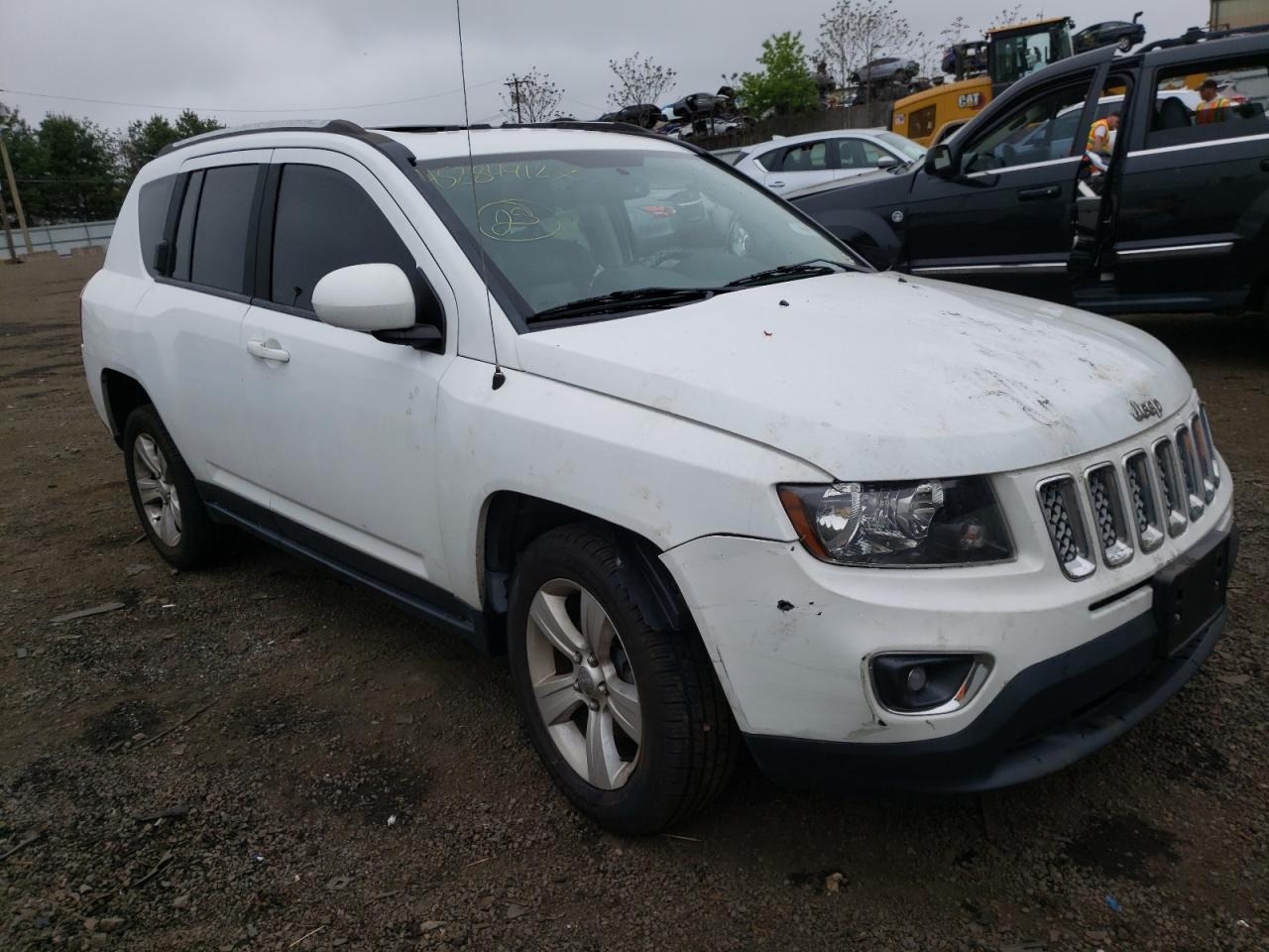 JEEP COMPASS LA 2015 with VIN 1C4NJDEBXFD324112 - Photo from auction