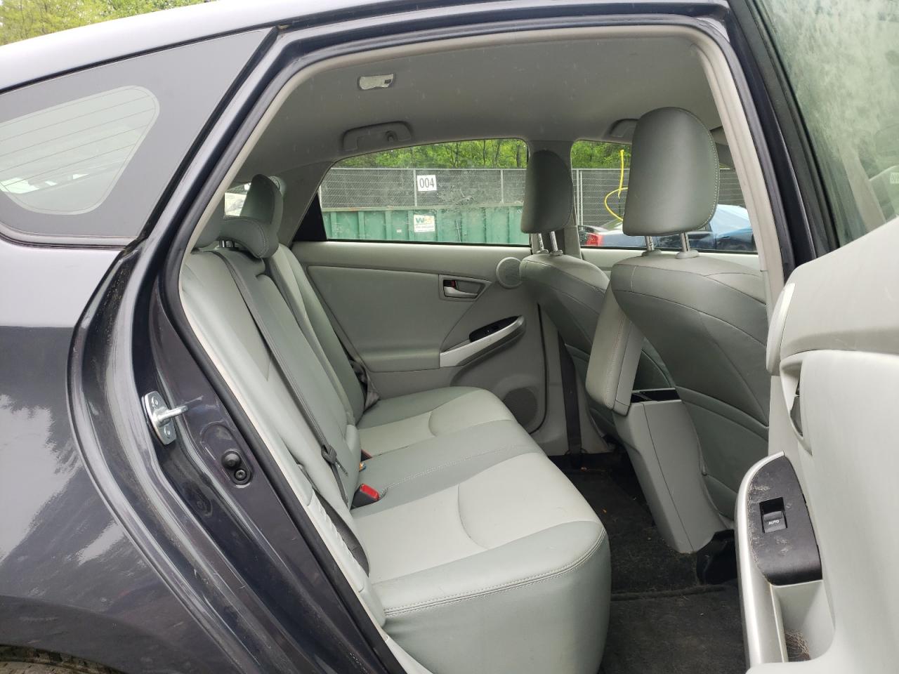 Photo 6 from auction – 2013 TOYOTA PRIUS with VIN JTDKN3DUXD1727008