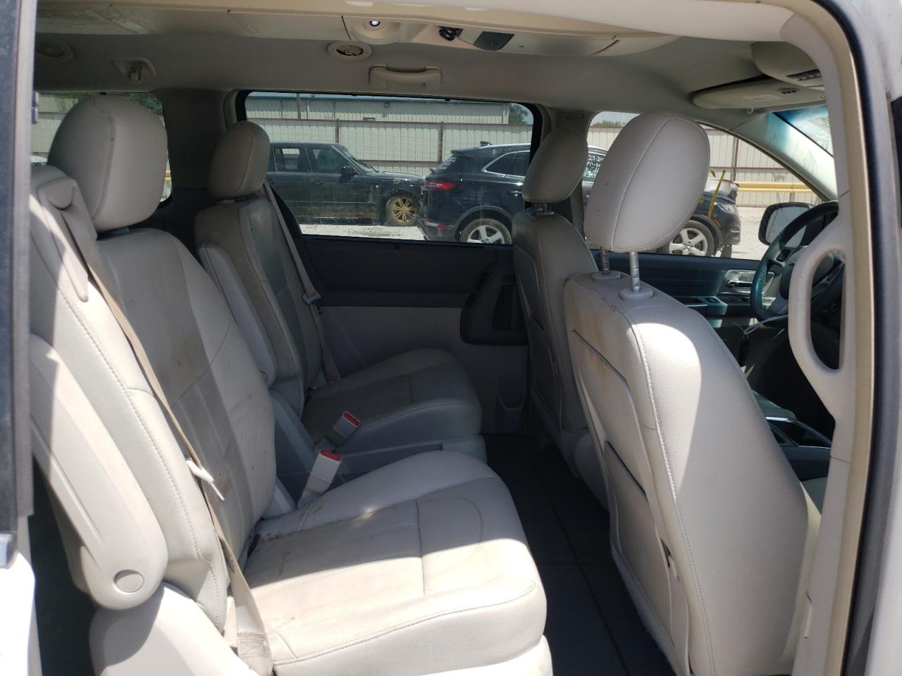 Photo 6 from auction – 2008 CHRYSLER TOWN & COU with VIN 2A8HR54P68R657330