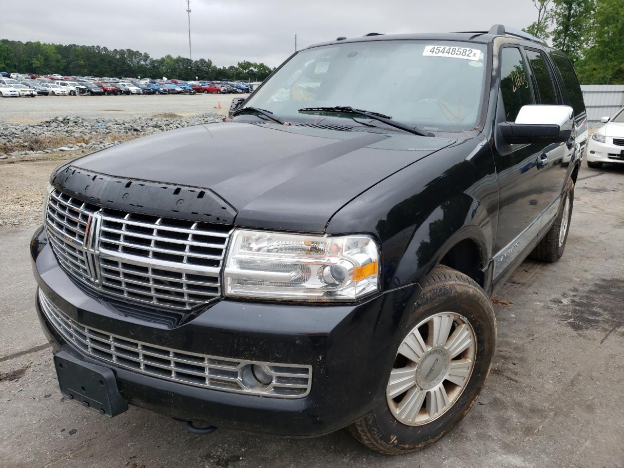 Photo 2 from auction – 2010 LINCOLN NAVIGATOR with VIN 5LMJJ2J58AEJ04532