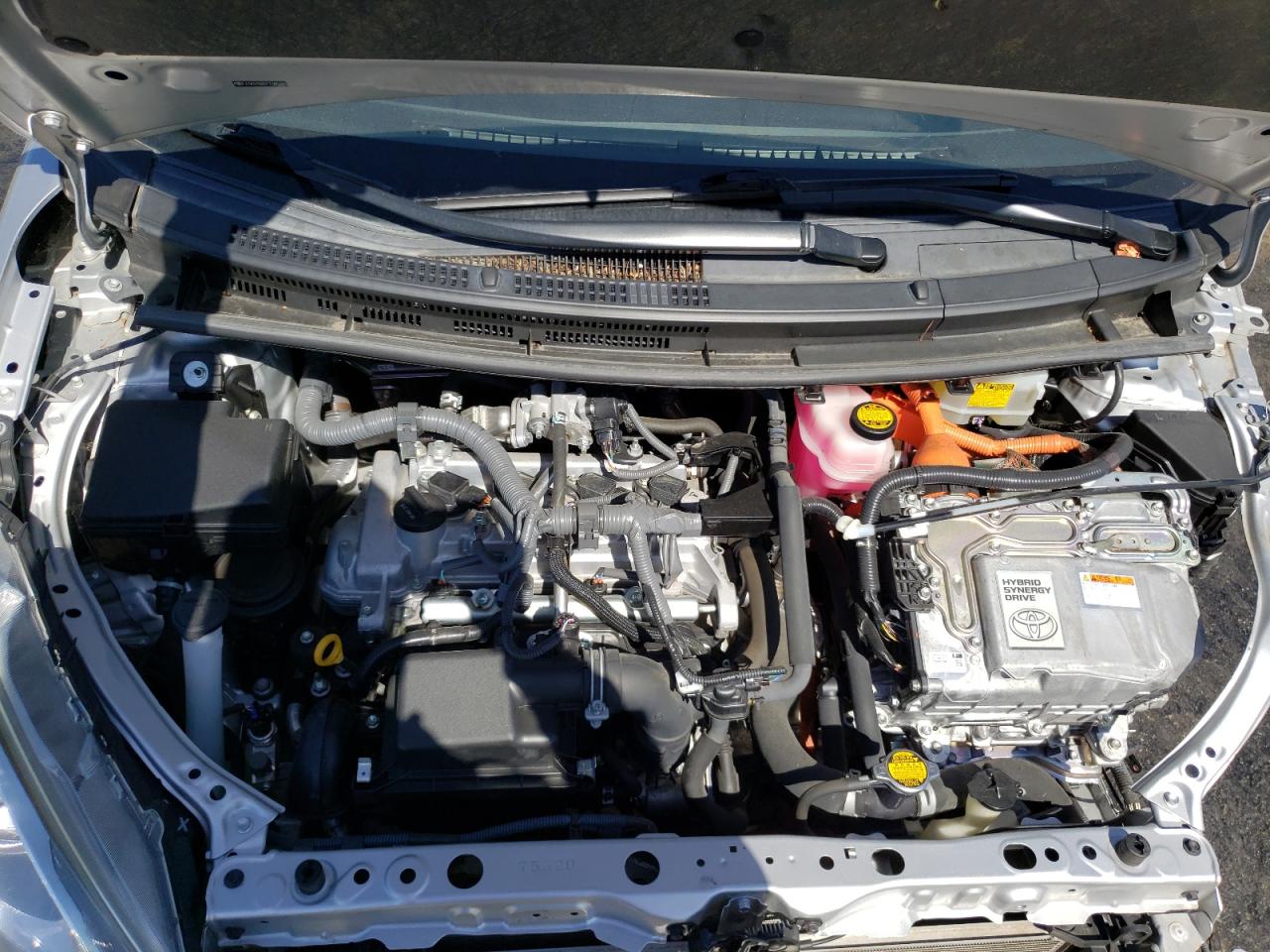 Photo 7 from auction – 2015 TOYOTA PRIUS C with VIN JTDKDTB39F1585685