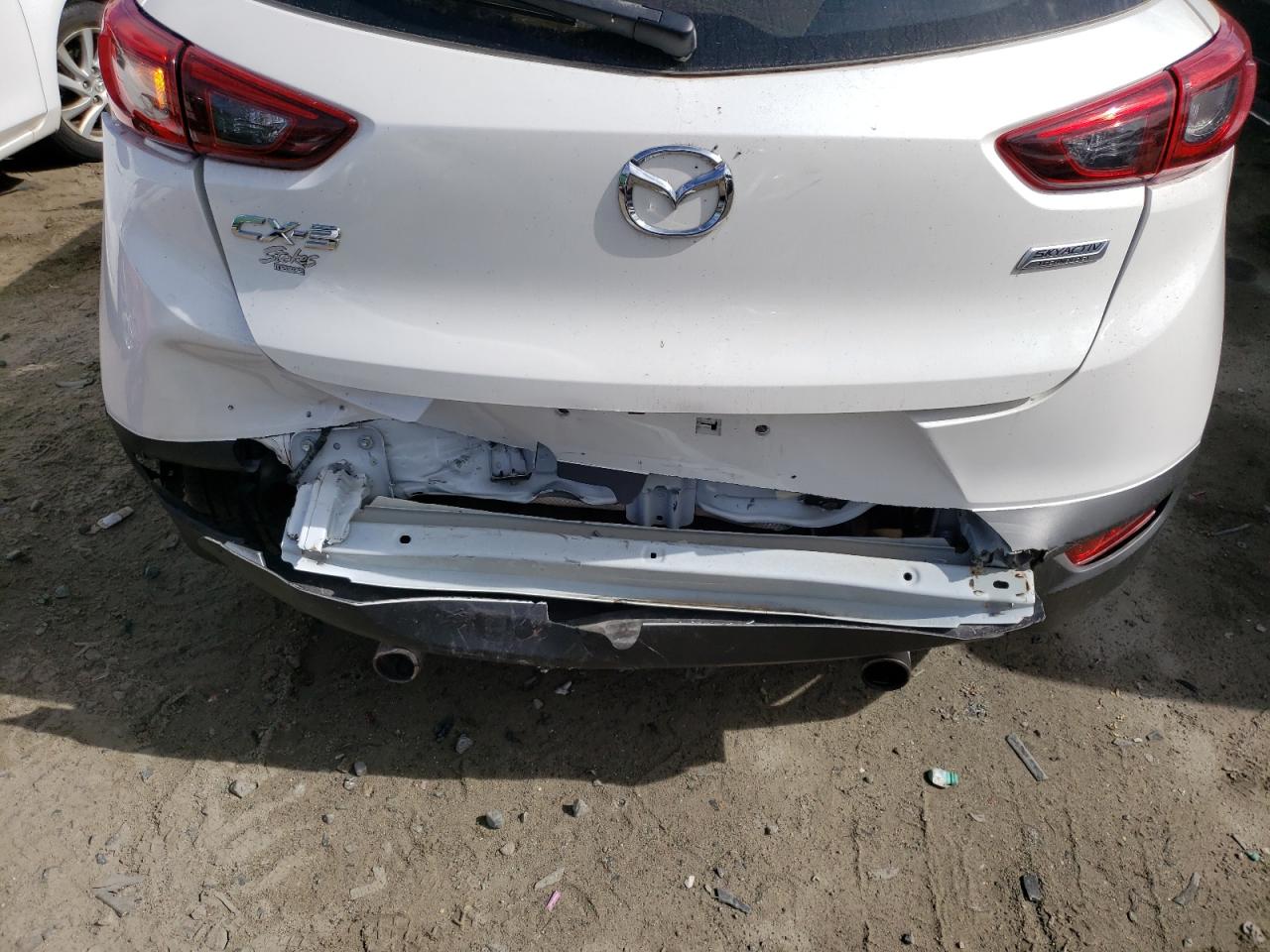 Photo 20 from auction – 2018 MAZDA CX-3 SPORT with VIN JM1DKDB72J0327238