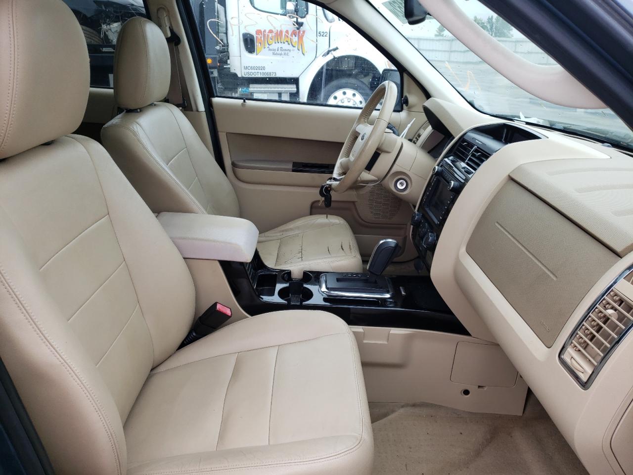 Photo 5 from auction – 2011 FORD ESCAPE LIM with VIN 1FMCU9E79BKA99710